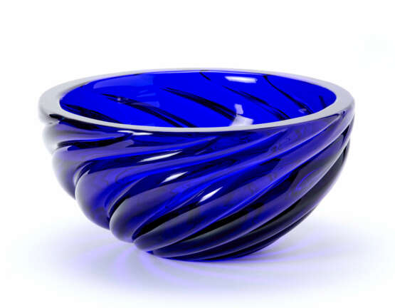 Blue transparent glass bowl with twisted ribs - photo 1