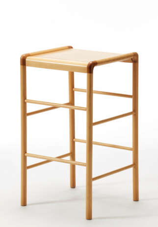Stool in solid wood with plywood seatinspired by the model of the Chiappe company from Chiavari, adopted by Gio Ponti for the furnishing of the Valmartello hotel in Paradiso del Cevedale - Foto 1