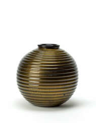 Globular vase with horizontal ribs in black blown glass with inclusion of gold leaf
