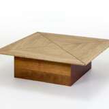 Living room table with solid wood base and travertine top threaded in brass - фото 1