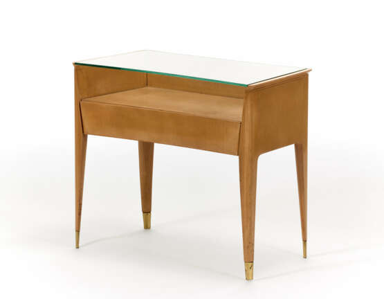 Bedside table in the style of Gio Ponti In light veneered wood with one drawer with glass top, brass feet - Foto 1