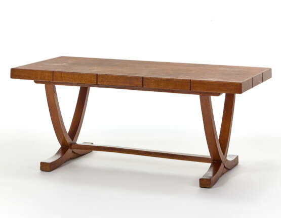 Solid oak wood table, edged and veneered with smooth ashlar side parts and crossed curved legs - photo 1
