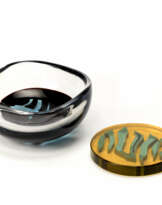 Lot consisting of a small bowl and a round of the series