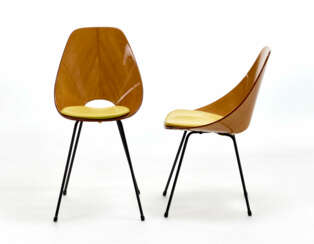 Two chairs model "Medea"