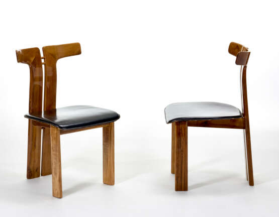 Pair of chairs - photo 1