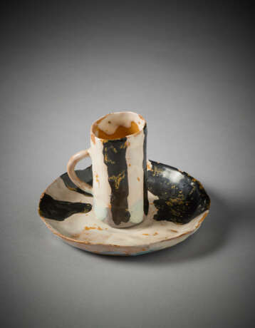 Cup and saucer in hand-molded ceramic and glazed in gray, matt white, black, ocher and light blue - photo 4