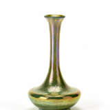 Vase with narrow neck in strongly iridescent green blown glass decorated with waving filaments - photo 1