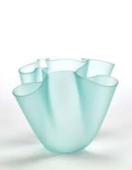 Cartoccio vase model "2029"