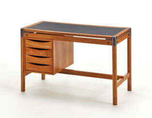 Desk with four side drawers in solid wood with turned legs and steel ends, top in black laminate