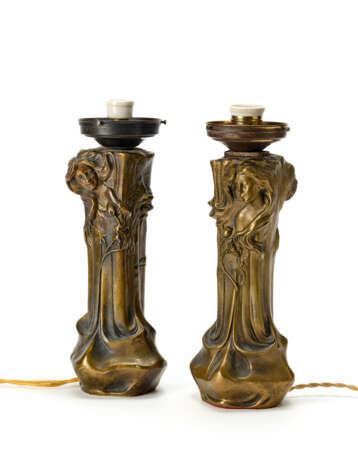 Pair of lamp-mounted Liberty vases - photo 1