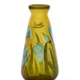 Cameo glass vase etched with acid in shades of amber and decorated with floral motif in shades of blue - photo 1
