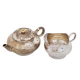 SCHWEIZ Teekännchen und Milchgießer, 875 Silber, nach 1815. - Foto 3