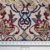 Orientteppich mit Seide. ISFAHAN/PERSIEN, 20. Jh., 169x109 cm. - photo 4