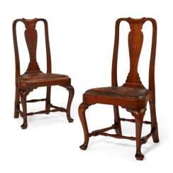 A PAIR OF QUEEN ANNE WALNUT COMPASS-SEAT SIDE CHAIRS
