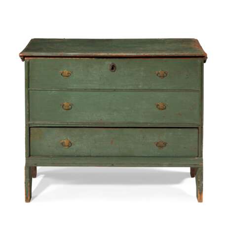 A WILLIAM AND MARY BLUE-GREEN PAINTED YELLOW PINE CHEST-WITH-DRAWER - фото 1