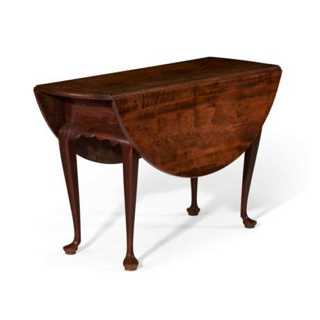 A QUEEN ANNE FIGURED MAPLE DROP-LEAF TABLE - photo 1