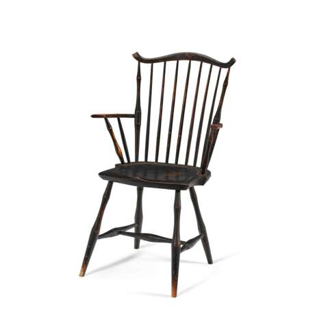 A BLACK PAINTED MAPLE AND ASH FAN-BACK WINDSOR ARMCHAIR - Foto 1