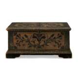 A POLYCHROME PAINT-DECORATED WHITE PINE MINIATURE BLANKET CHEST - фото 1