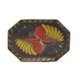A BLACK-PAINTED TOLEWARE OCTAGONAL TRAY - фото 1