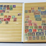 Briefmarken im Album - фото 1