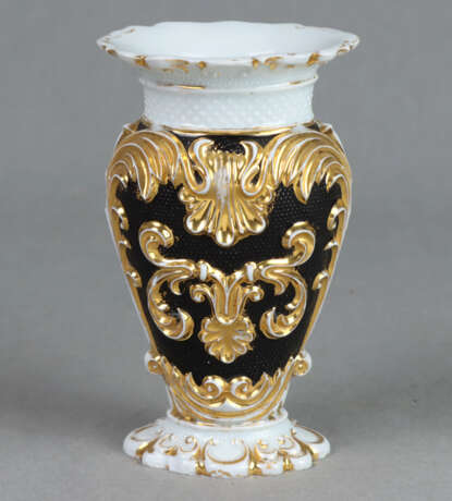 Meissen Reliefvase 18. Jhd. - photo 1