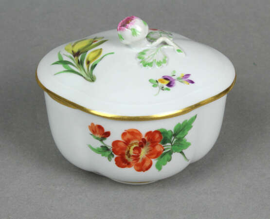 Meissen Deckeldose *Blume 1* - photo 1