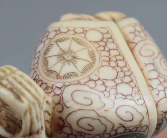 Netsuke, Japan um 1920 - Foto 2