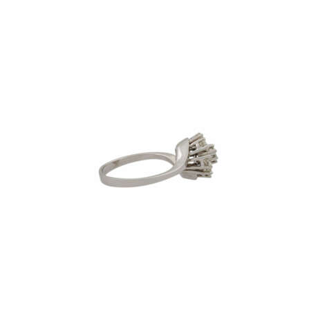 Ring mit Brillanten zus. ca. 1,1 ct, - фото 3