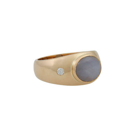 Ring mit Stern-Saphir und seitlich 2 Brillanten - фото 1