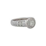 Ring mit Brillant von ca. 0,51 ct, - Foto 1