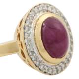 Ring mit ovalem Rubincabochon und Brillanten - фото 5