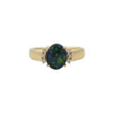 Ring mit Opal, seitlich 6 Brillanten zus. ca. 0,06 ct, - photo 2