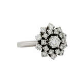 Ring mit 11 Brillanten umd 10 Achtkantdiamanten zus. ca. 1,07 ct, - Foto 1