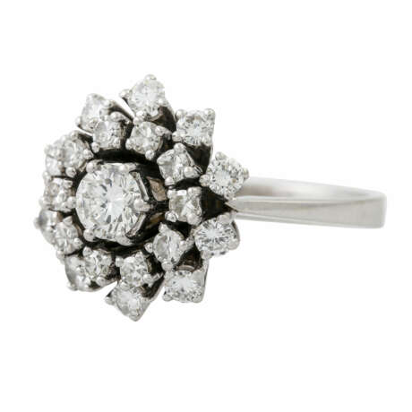 Ring mit 11 Brillanten umd 10 Achtkantdiamanten zus. ca. 1,07 ct, - Foto 5