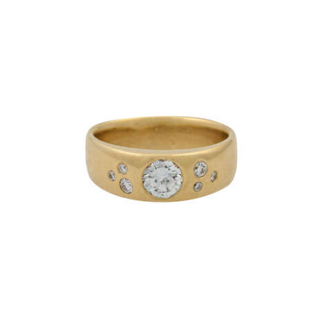 Ring mit Brillant von ca. 0,62 ct und weiteren 6 Brillanten zus. ca. 0,14 ct, - Foto 2