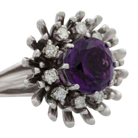 Ring mit Amethyst und Brillanten zus. ca. 0,3 ct - Foto 5