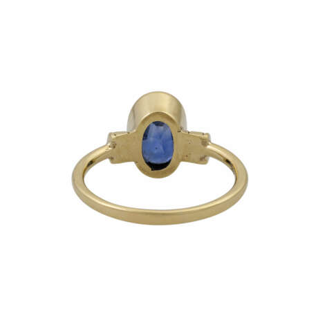 Ring mit oval facettiertem Saphir von ca. 2,1 ct, - photo 4