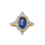 Ring mit ovalem Saphir und Brillanten von zus. ca. 0,3 ct, - photo 2