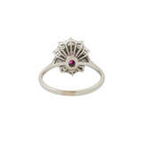 Ring mit Rubin ca. 0,80 ct und 10 Brillanten zus. ca. 0,80 ct, - фото 4