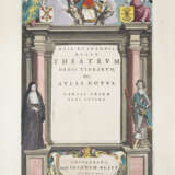 BLAEU, Willem (1571-1638), BLAEU, Joan (1596-1673) e Johannes JANSSONIUS (1588-1664) - Theatrum Orbis Terrarum sive Novus Atlas. Amsterdam: Blaeu (vols. 1-3) e Janssonius (vol. 4), 1644-1646.  - Foto 21