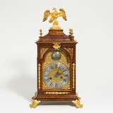 Veneered rococo commode clock with gilt bronze appliqués - photo 1