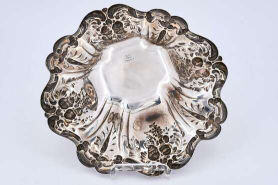 Silver serving bowl with grapes and pomegranates - фото 5
