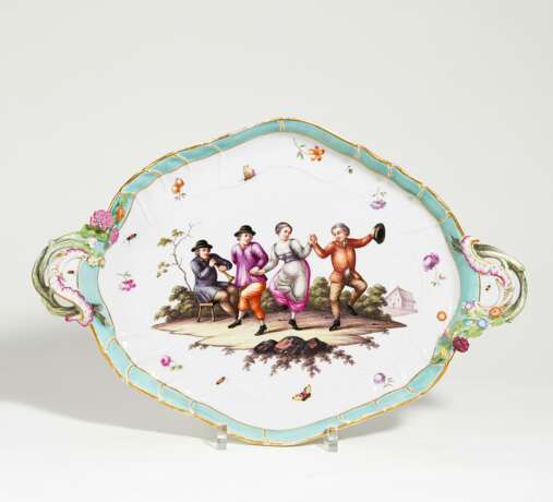 Large porcelain platter with genre scene - фото 1
