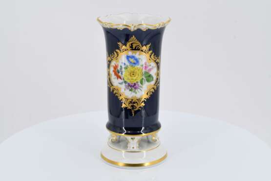 Konvolut von 2 Vasen und 2 Tellern mit kobaltblauem Fond - photo 4