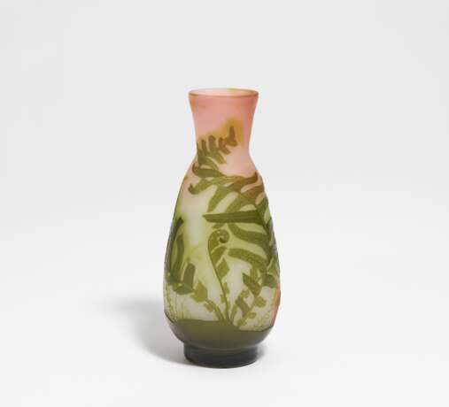 Vase mit Farndekor - Foto 1