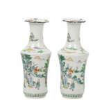 Paar famille verte-Vasen. CHINA, 19. Jh., - Foto 3
