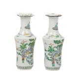 Paar famille verte-Vasen. CHINA, 19. Jh., - Foto 4