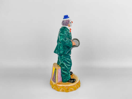 Statuette “green clown”, Royal Doulton, Porcelain, Англия, 1990-1994 - photo 2