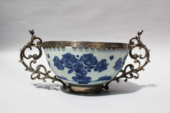 Asian Porcelain Bowl - photo 1