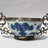 Asian Porcelain Bowl - фото 1
